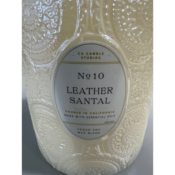 Leoben Candle Leather Santal Candle 18 oz 1-Wick White Textured Glass Jar Soy - Picture 3 of 6